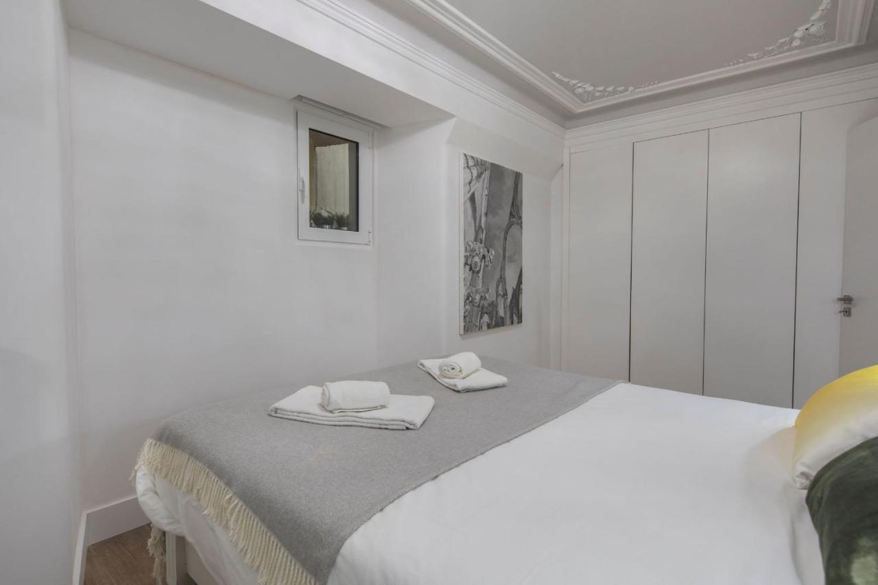 Lovelystay - Vintage Flat Near Santa Justa Elevator! Lisbon Exterior photo